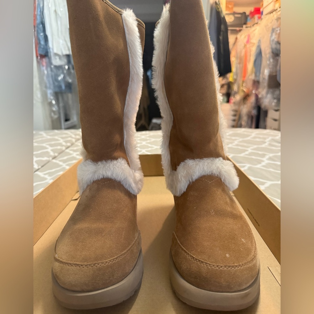 UGG Sundance Waterproof Boots – Chestnut Suede Shearling (Women’s Size 9)